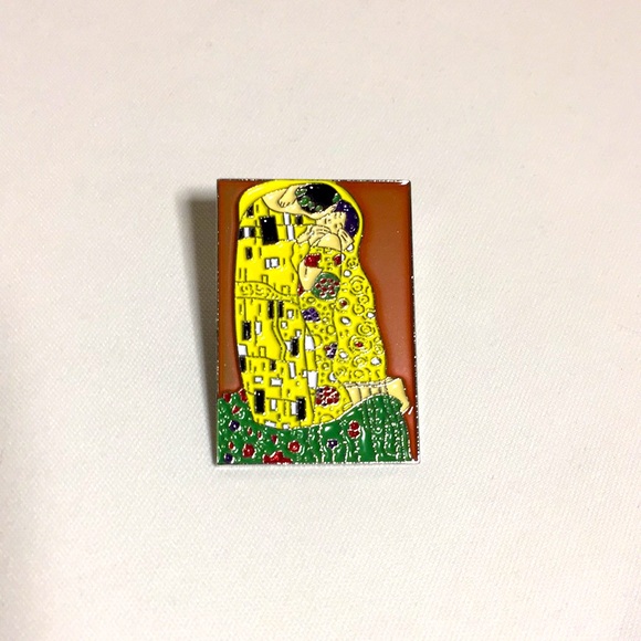 ๐50% OFF/3+...Gustav Klimt "The Kiss" Pin - Picture 1 of 5